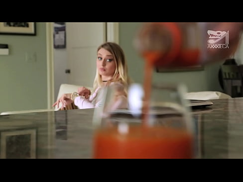 ❤️ ګرمه نجلۍ د لویو ټوټو او سخت بلی سره له لاسه ورکوونکي څخه چرګ ترلاسه کوي، مګر ډیر سخت ️❌  مقعد پورن